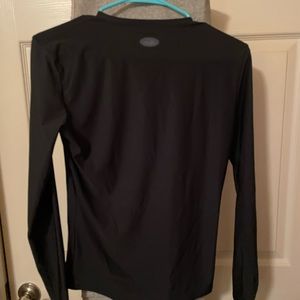 Woman’s UA long sleeve